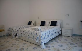 Mary'S Apartment